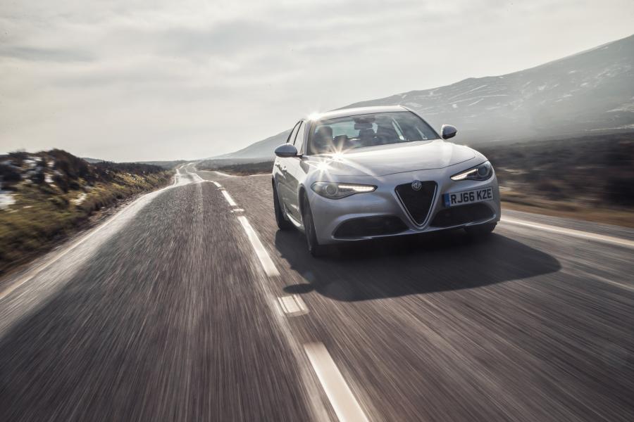  Alfa Romeo Giulia Q2 (952) 2016 года  (UK) (фото 11 из 43)